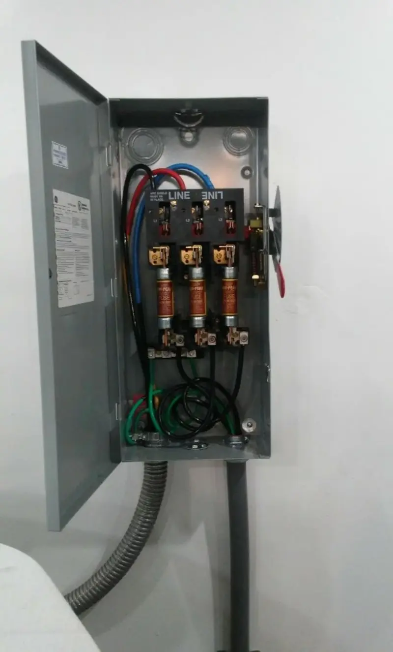 Three-phase disconnect switch installed for Smoke Detector Installation in Miamisburg